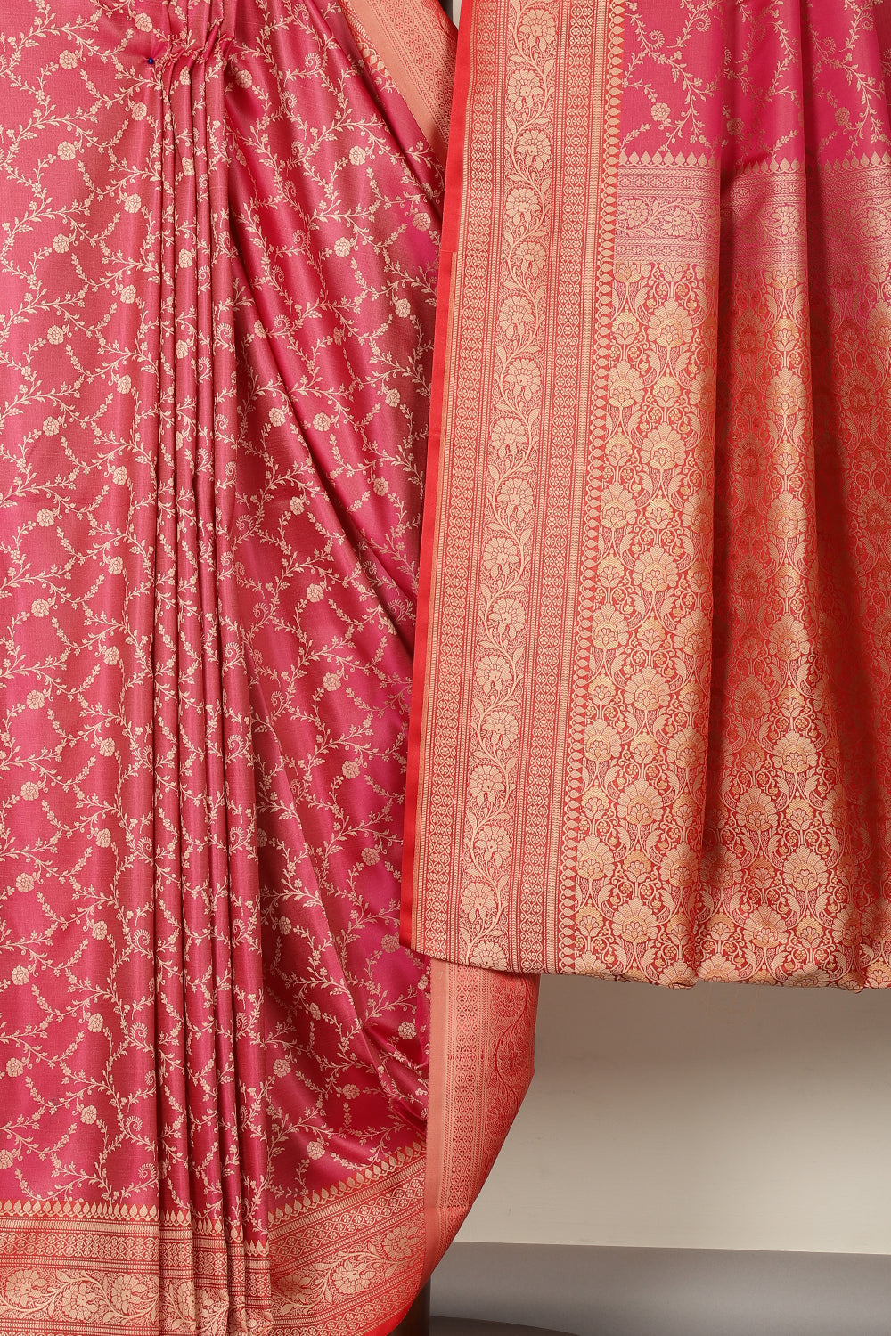Magenta & Red Dual Toned Silk Floral Jal Woven Saree