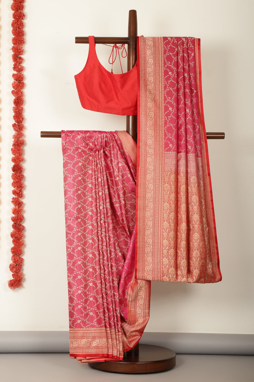 Magenta & Red Dual Toned Silk Floral Jal Woven Saree