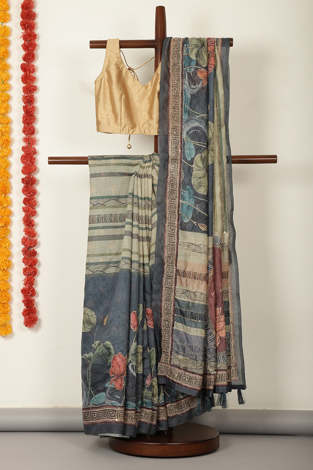 Grey Cotton Floral Printed Saree