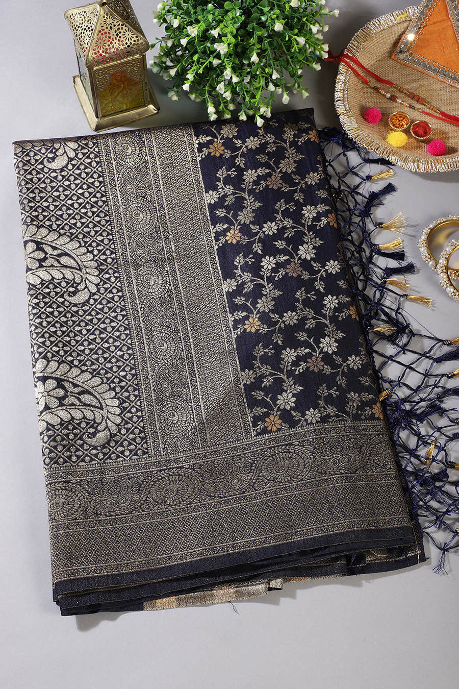 Navy Floral Zaal Woven Silk Banarasi Saree
