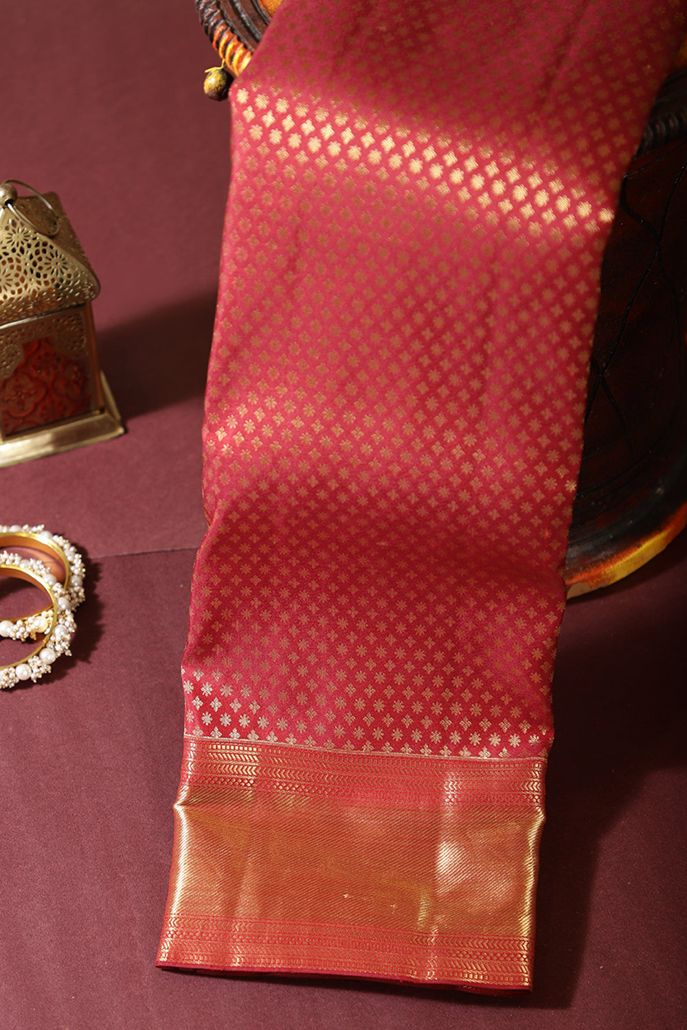 Maroon Color Kanjivaram Pure Silk Handloom Gold Zari Saree with Diamnod Weave Pattern