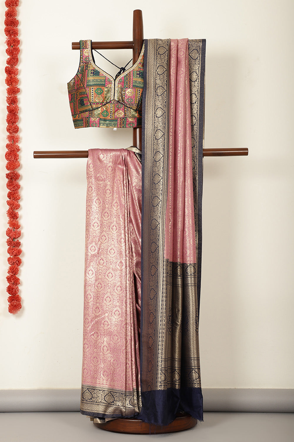 Mauve & Navy Dual Toned Soft Silk Zari Woven Saree