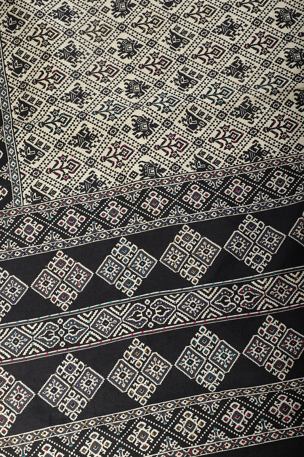 Cream & Black Silk Printed And Hand-Knot Work Saree