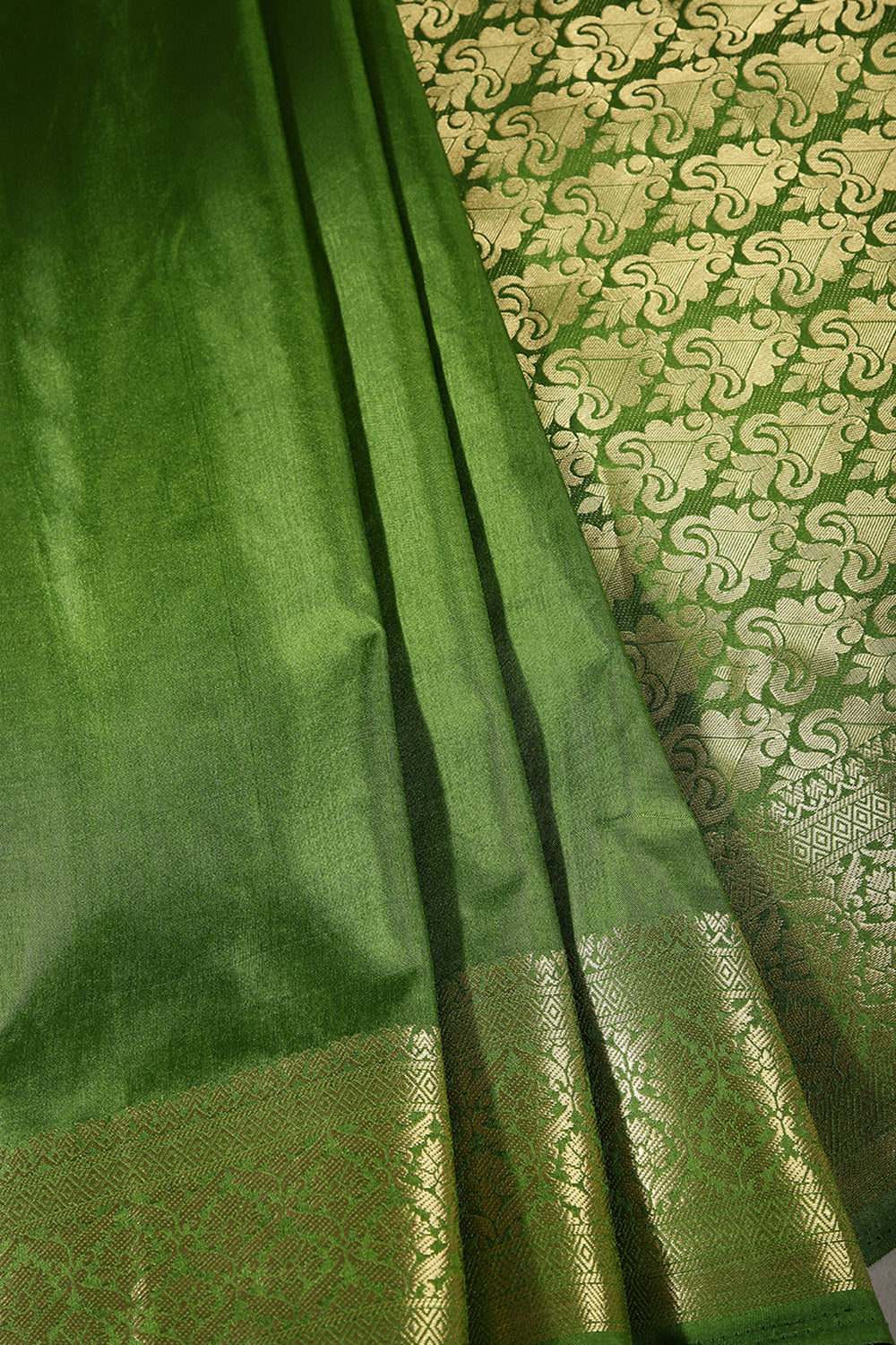 Leaf Green Colour Silk Woven Saree