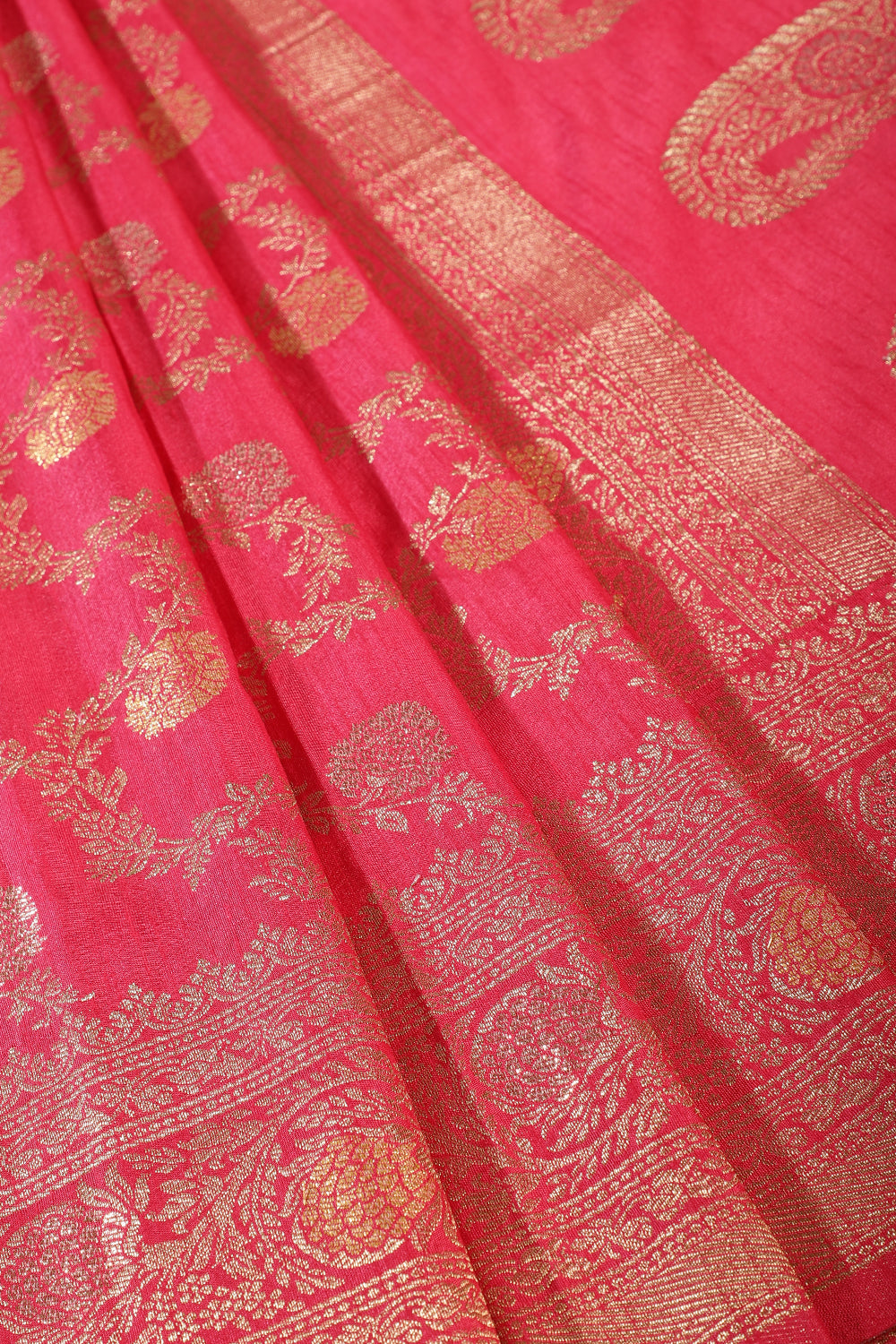 Rani Silk Floral Zaal Woven Banarasi Saree