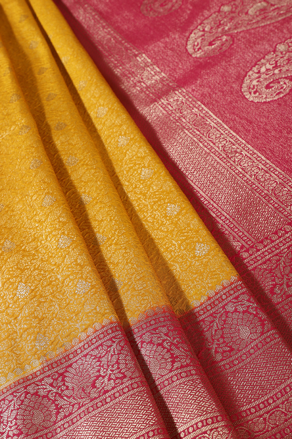 Mustard & Magenta Dual Toned Soft Silk Zari Woven Saree