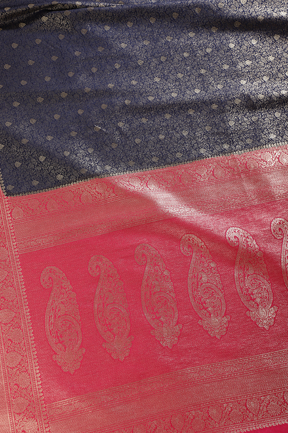 Navy & Magenta Dual Toned Soft Silk Zari Woven Saree