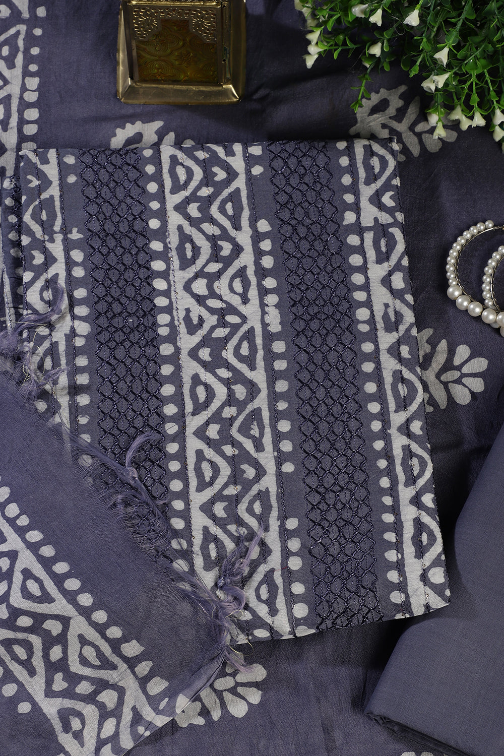 Grey Cotton Printed And Resham Embroidered Unstitched Suit Material