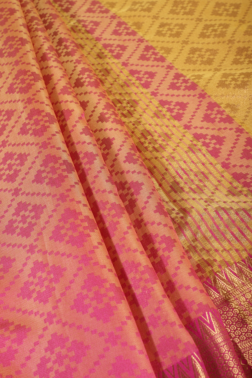 Magenta & Mustard Dual Tone Silk Woven Saree
