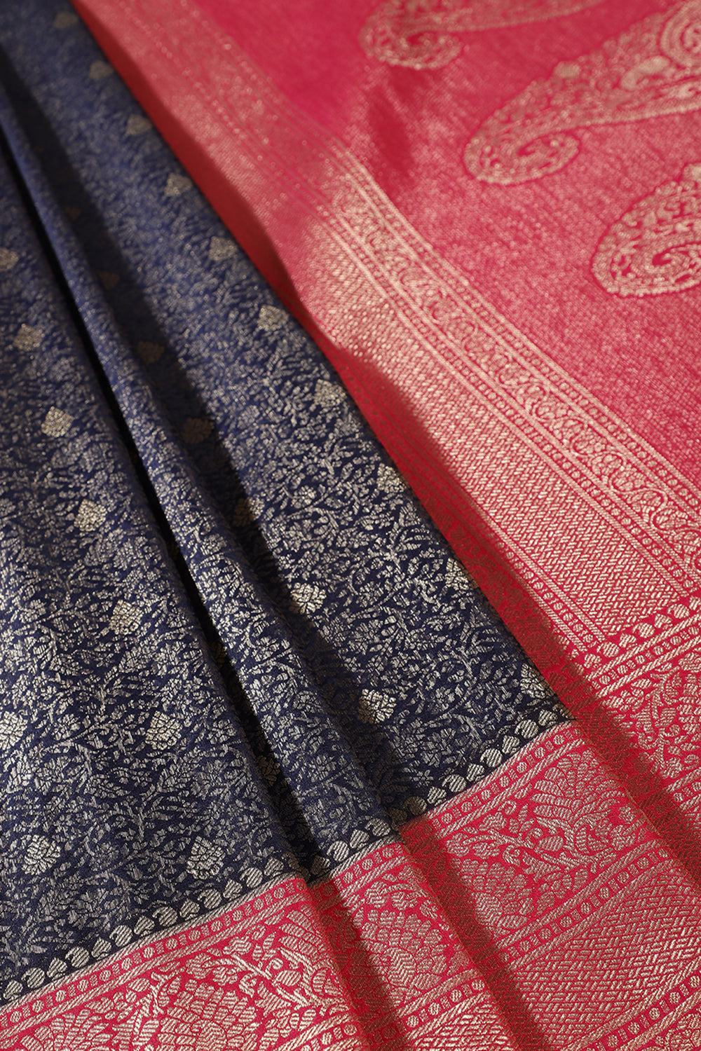 Navy & Magenta Dual Toned Soft Silk Zari Woven Saree