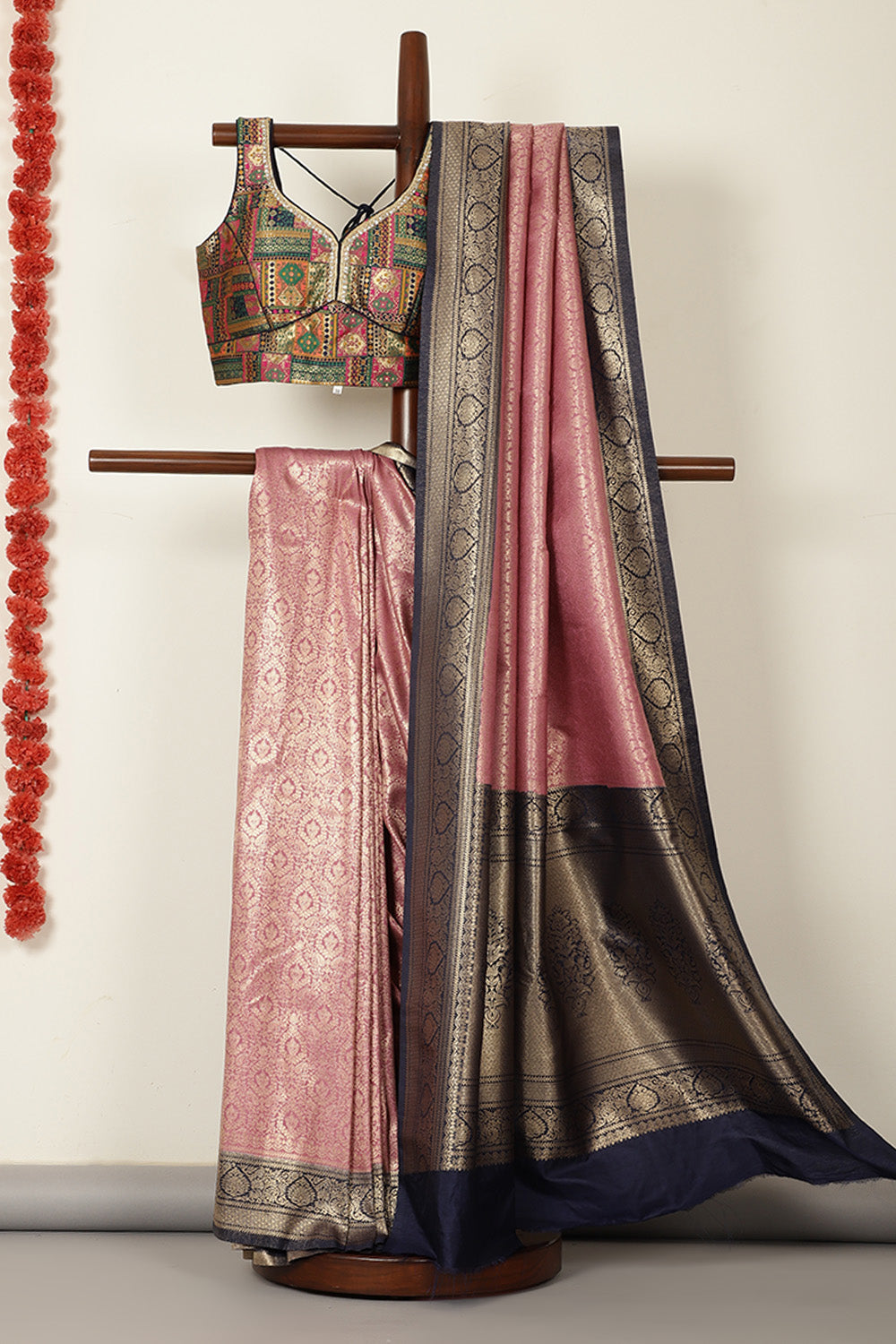 Mauve & Navy Dual Toned Soft Silk Zari Woven Saree