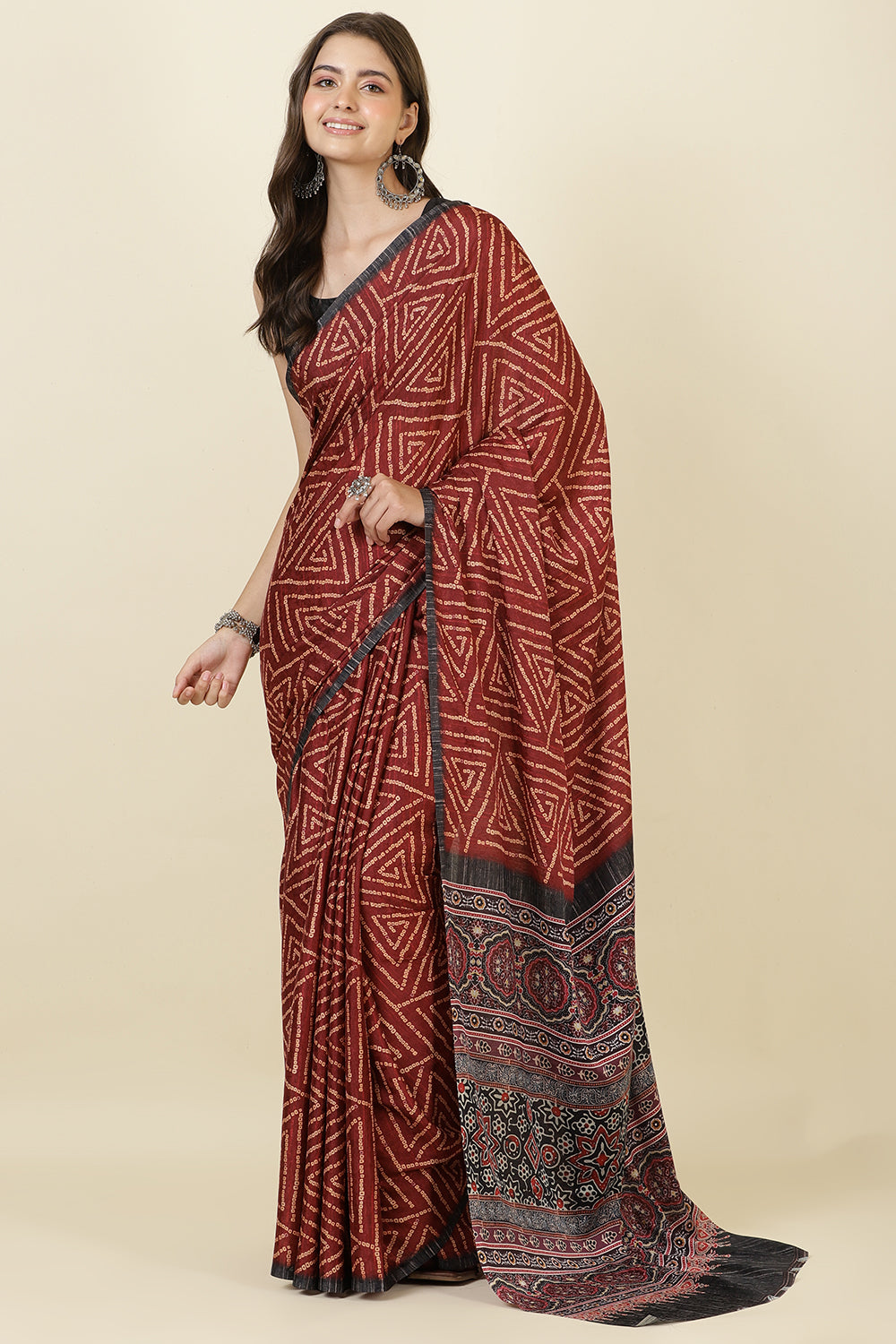 Maroon Jacquard Silk Bandhani Printed Saree
