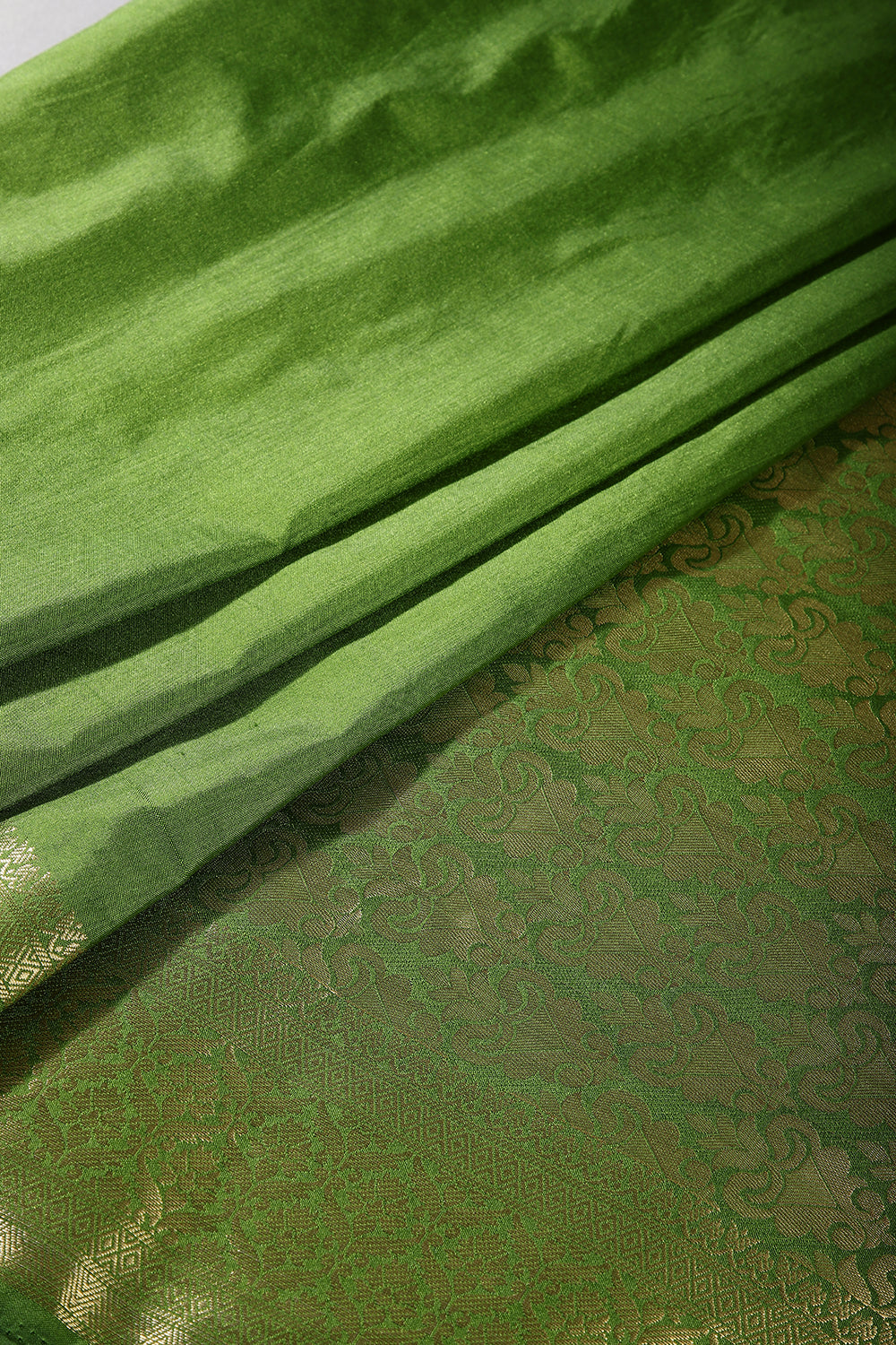 Leaf Green Colour Silk Woven Saree