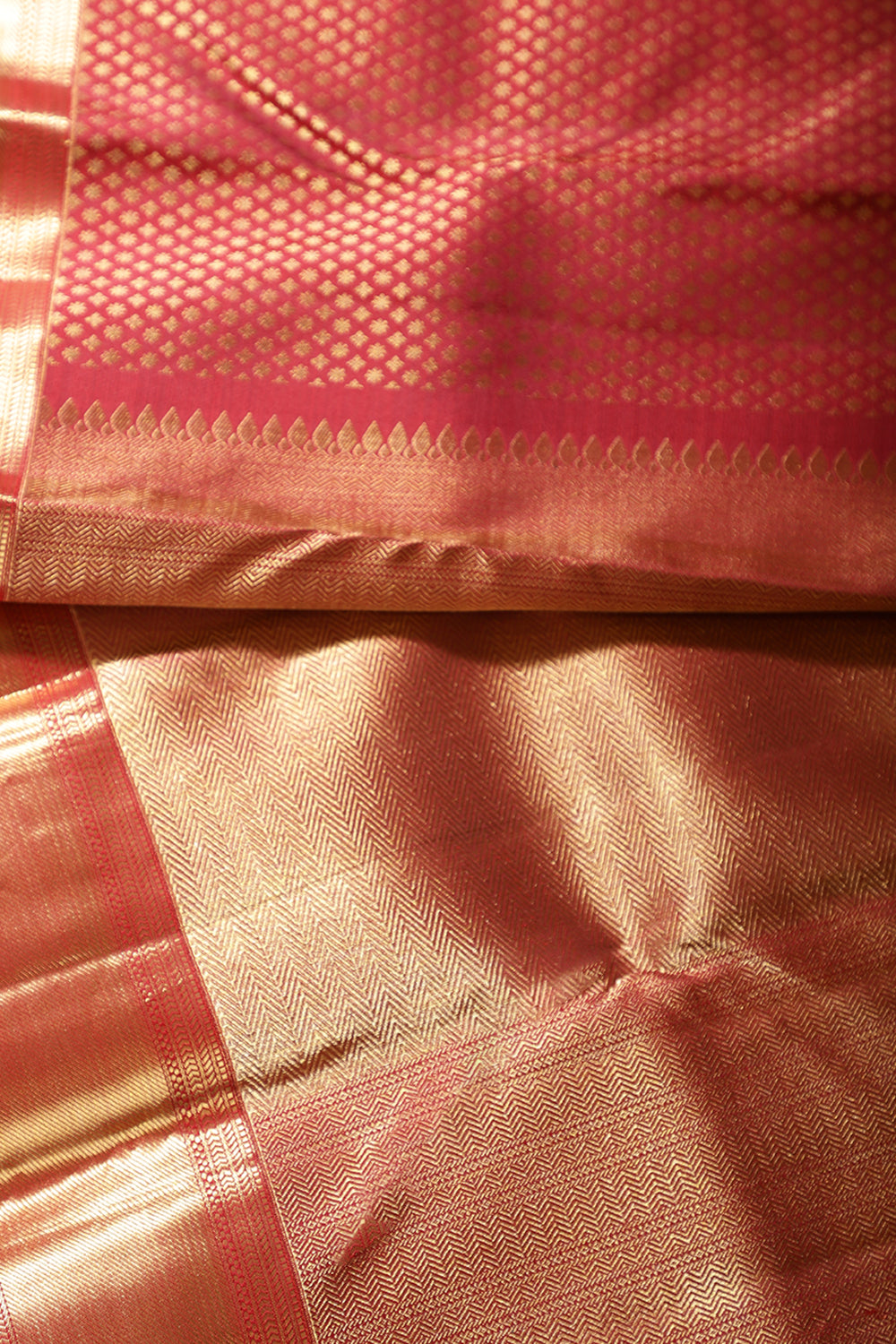 Maroon Color Kanjivaram Pure Silk Handloom Gold Zari Saree with Diamnod Weave Pattern