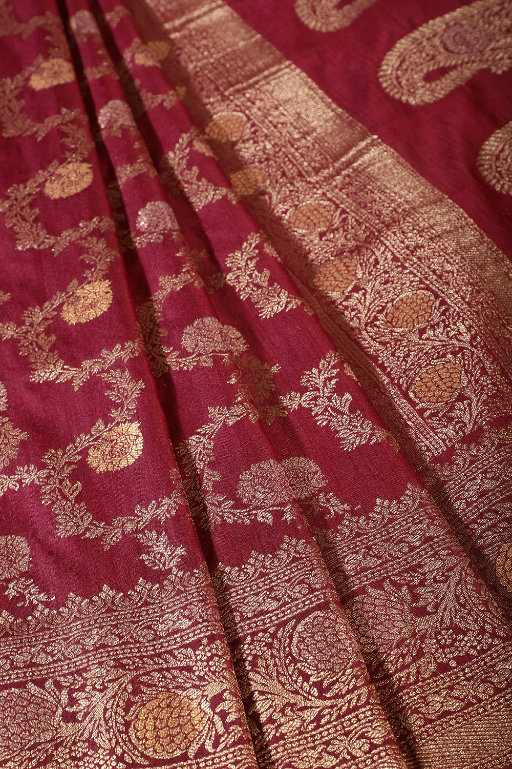 Dark Scarlet Silk Floral Zaal Woven Banarasi Saree