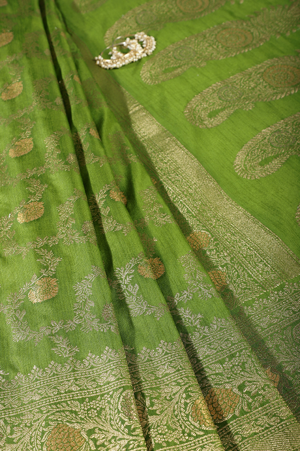 Light Green Silk Floral Zaal Woven Banarasi Saree