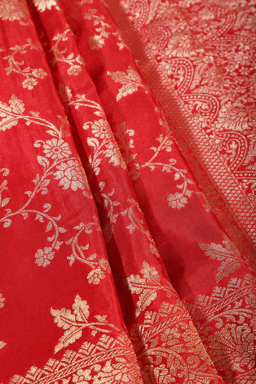 Red Banarasi Silk Zari Floral Zaal Woven Saree