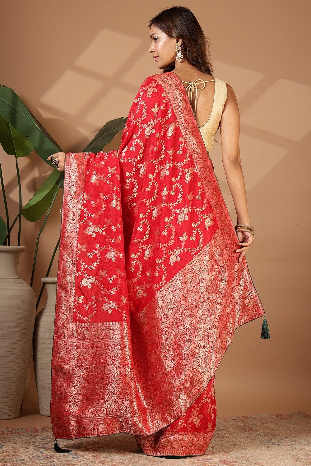 Red Banarasi Silk Zari Floral Zaal Woven Saree