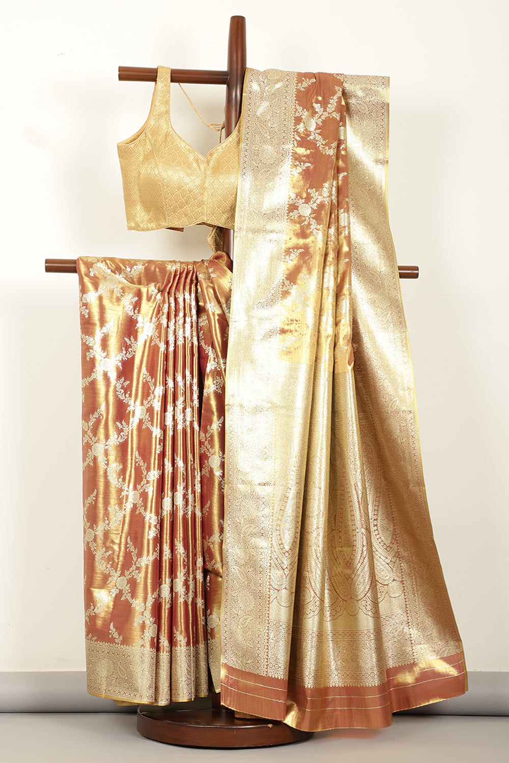 Maroon & Gold Dual Toned Silk Woven Banarsi Saree