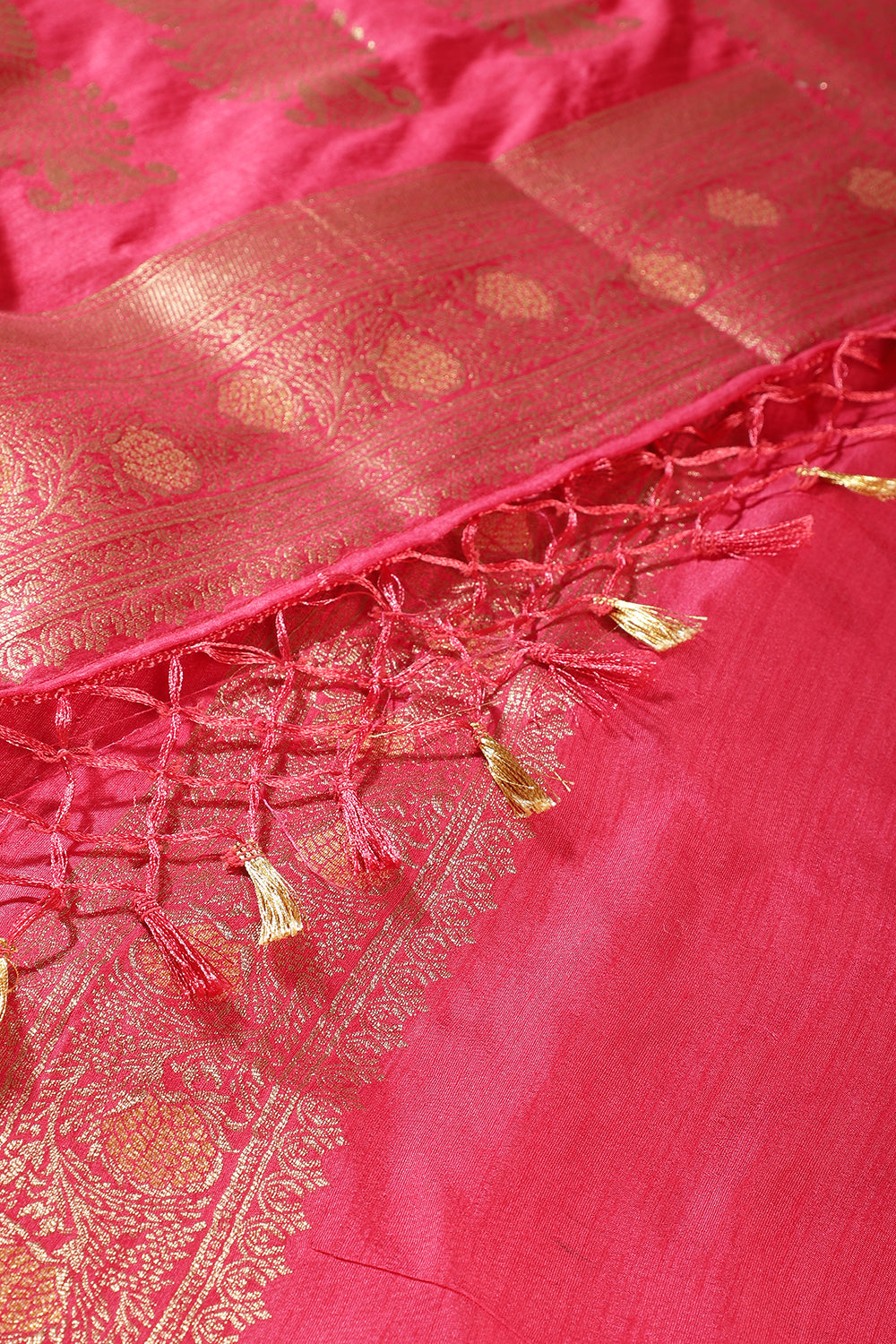 Rani Silk Floral Zaal Woven Banarasi Saree