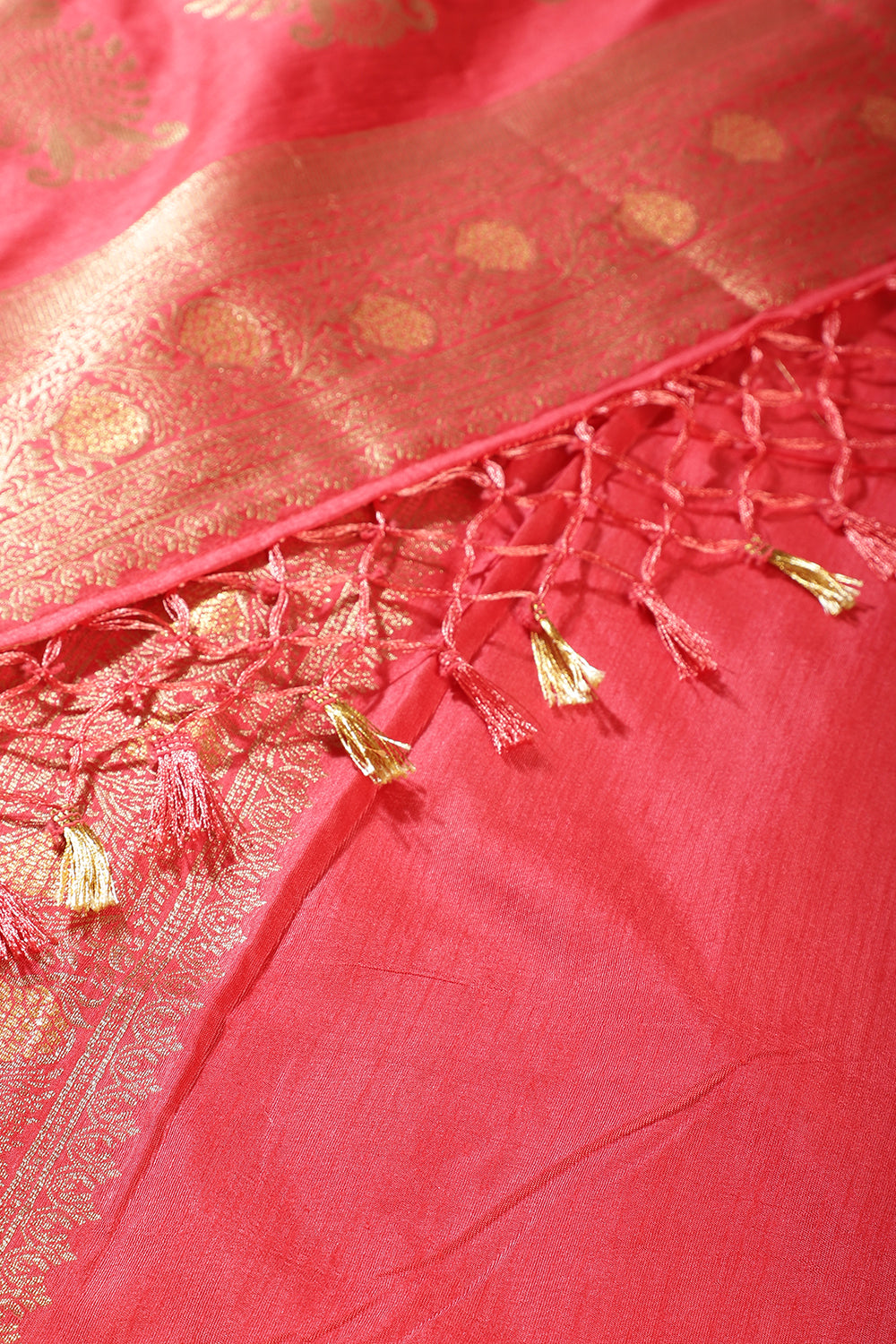 Coral Red Silk Floral Zaal Woven Banarasi Saree