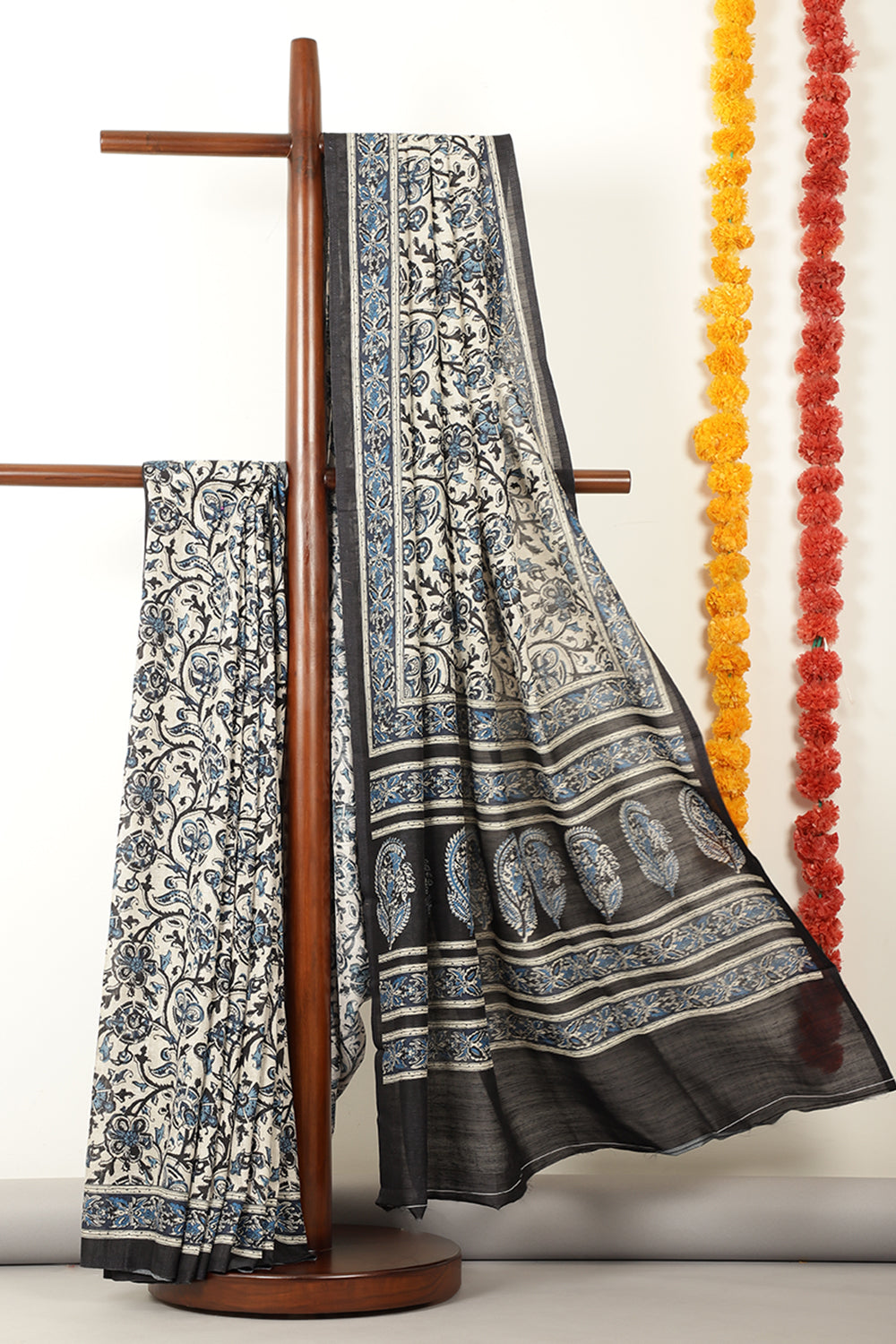 Black & Beige Cotton Floral Printed Saree
