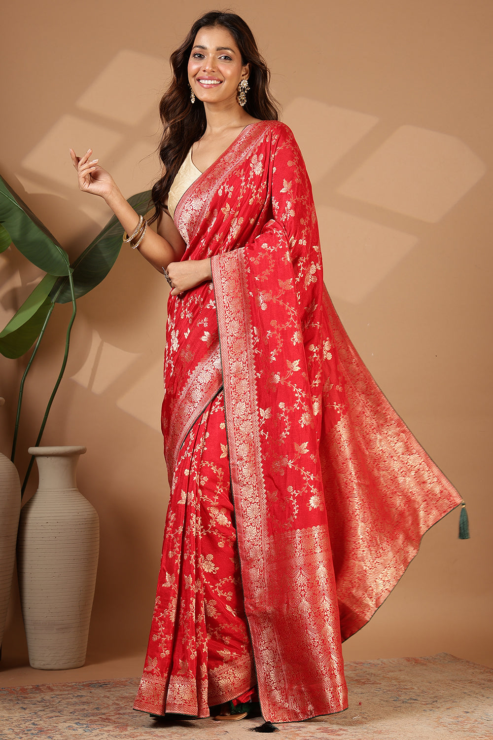 Red Banarasi Silk Zari Floral Zaal Woven Saree