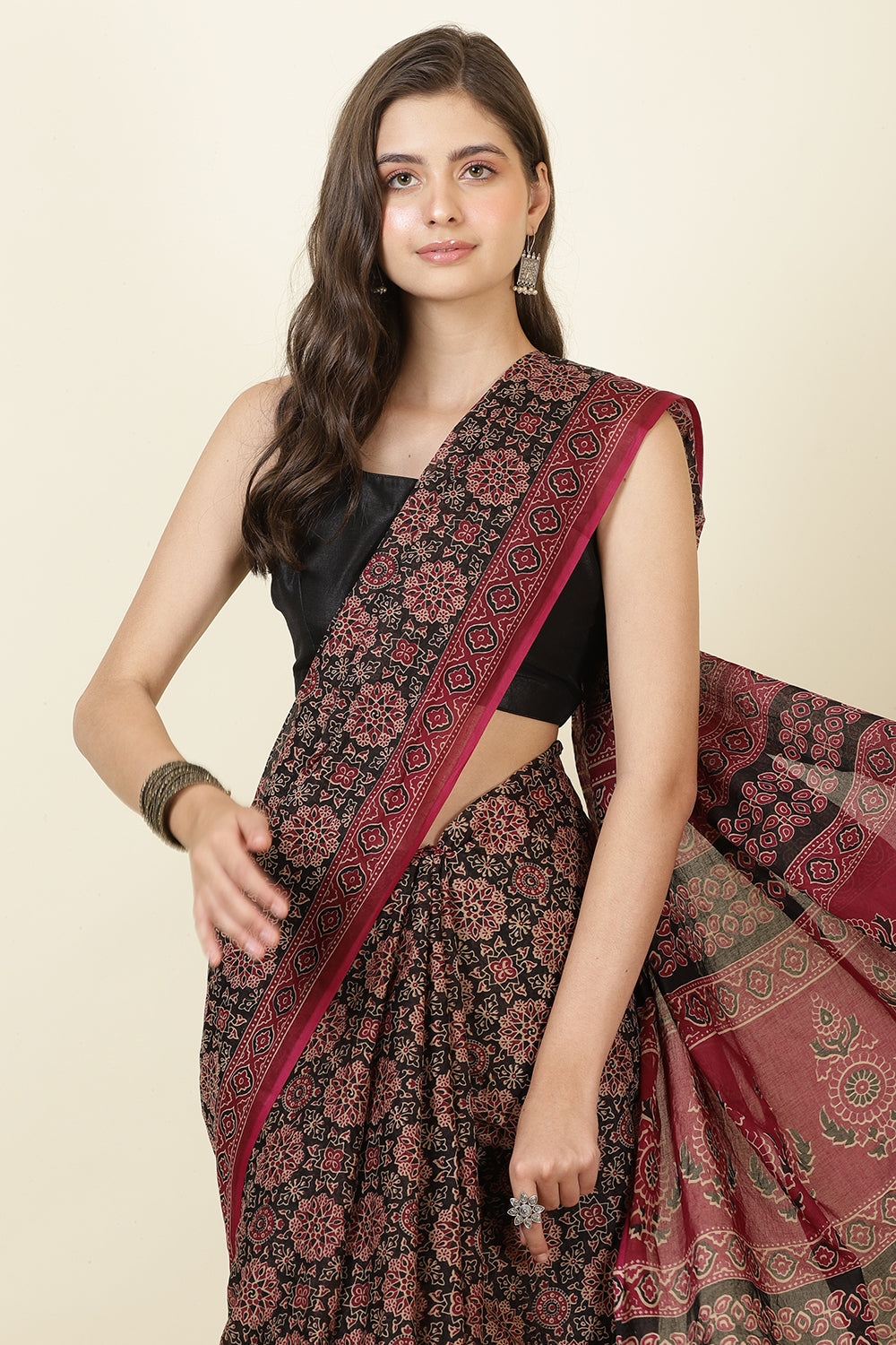 Black & Wine Cotton Floral Printed Saree