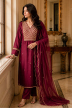 Wine Neck-Embroidered Silk Straight Suit