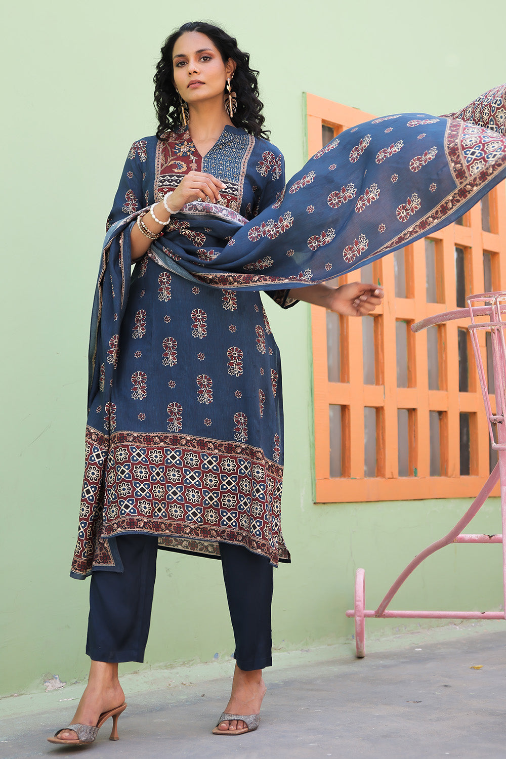 Blue Colour Printed Muslin Straight Suit