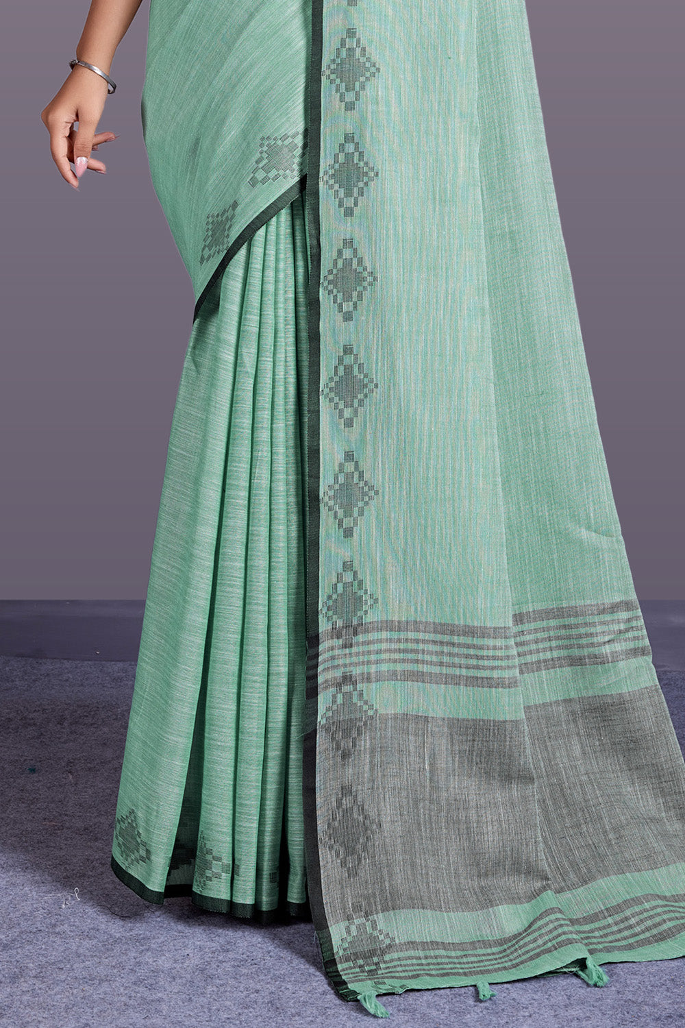 Dusty Mint Colour Maheshwari Cotton Woven Saree