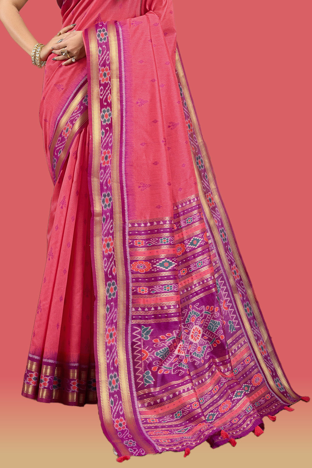 Light Carmine Pink Colour Maheshwari Cotton Woven Saree