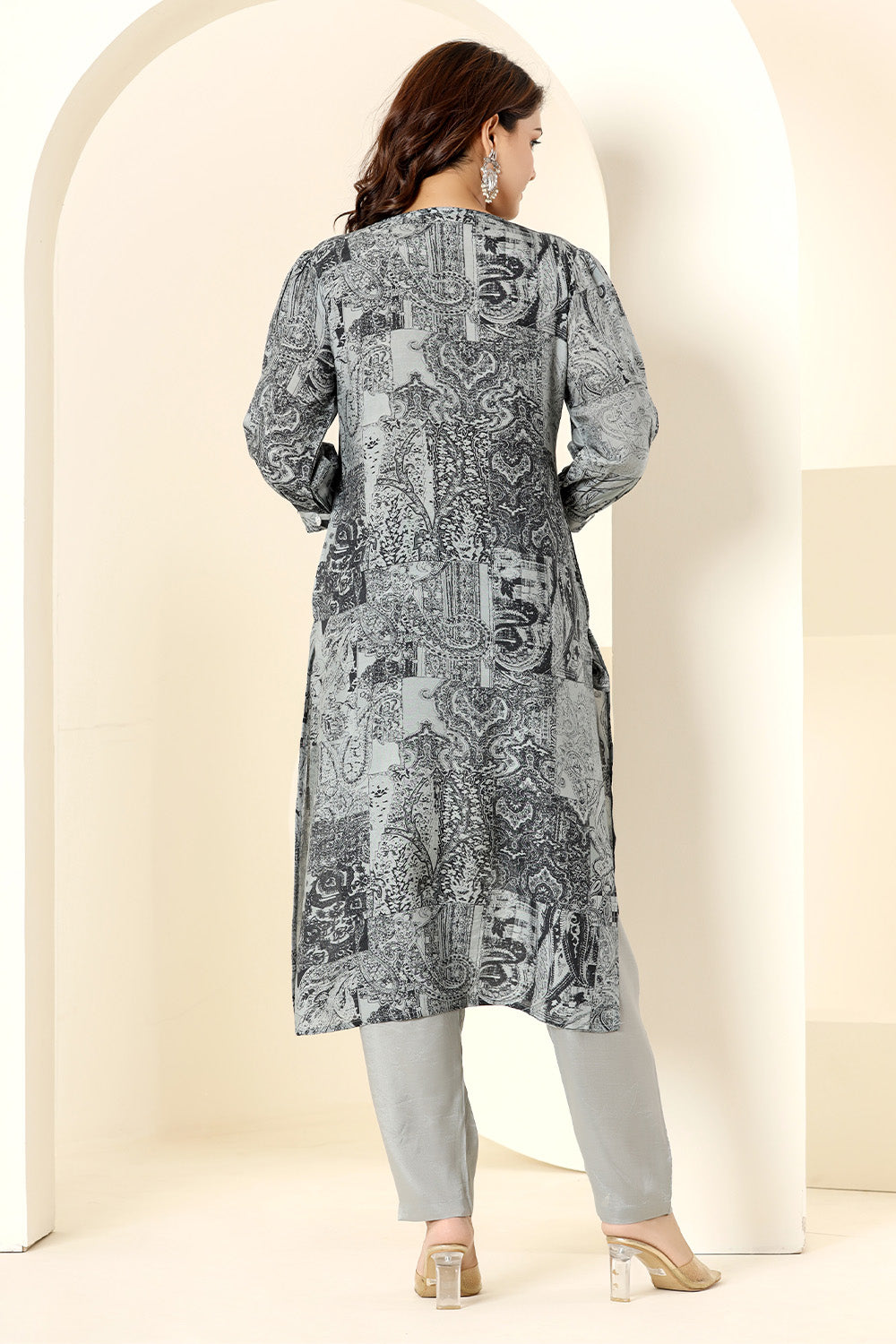 Grey Color Muslin Printed Straight Suit