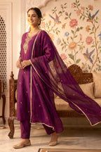 Wine Neck-Embroidered Silk Straight Suit
