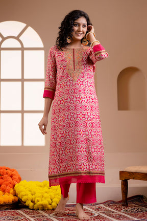 Fuchsia Pink Colour Muslin Printed Straight Suit