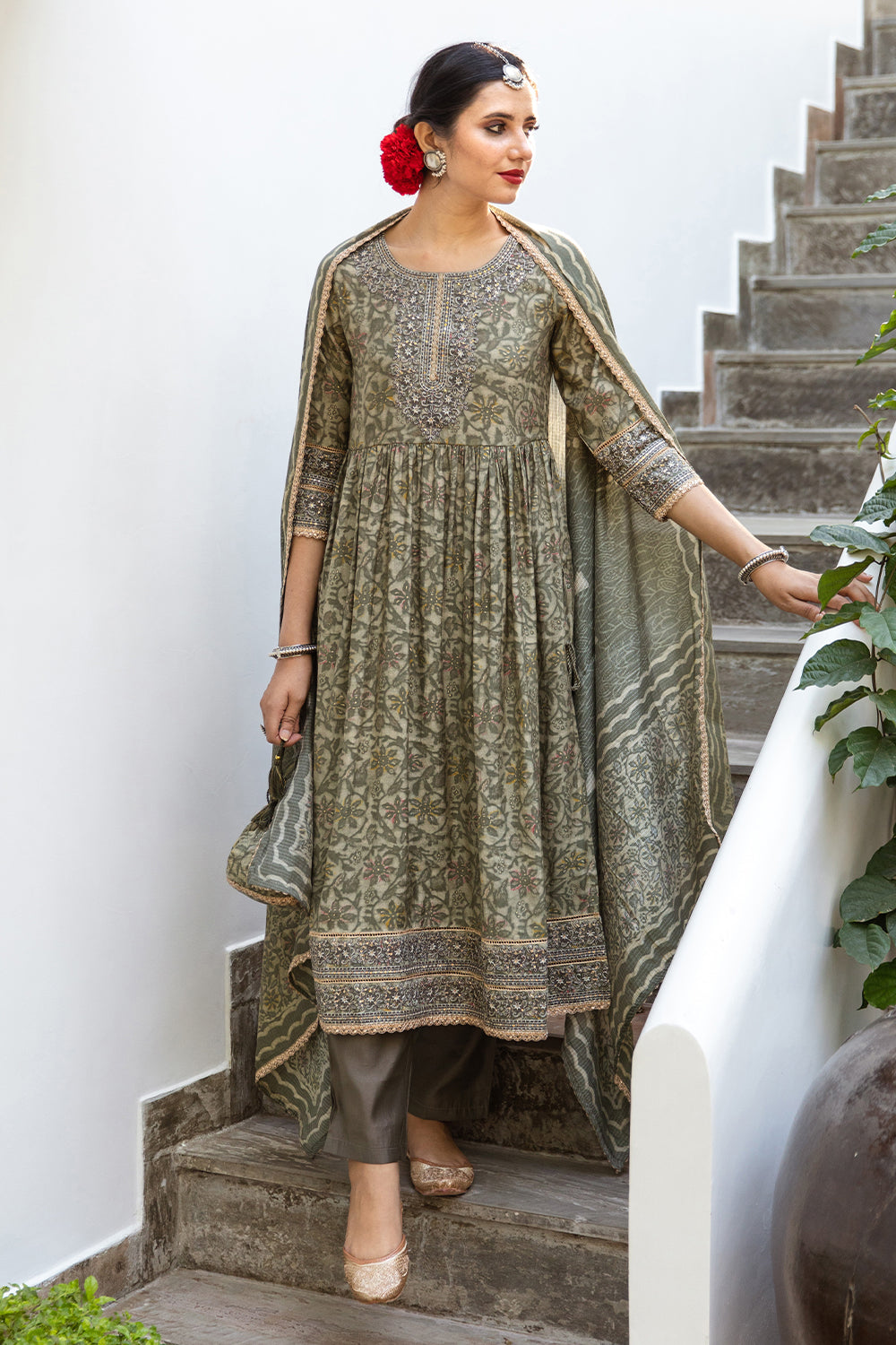 Olive Green Colour Printed Muslin Suit.