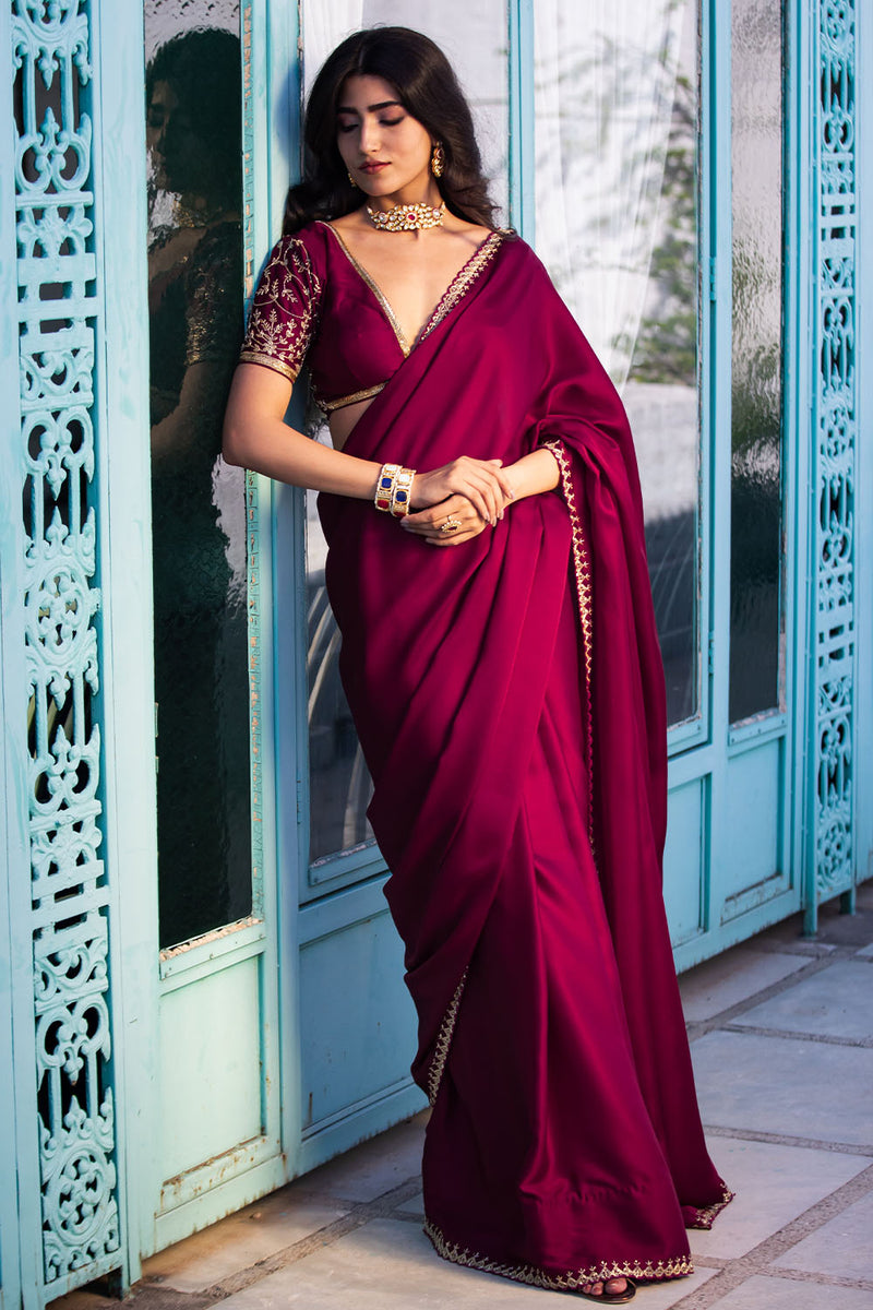 Maroon colour saree contrast hotsell blouse
